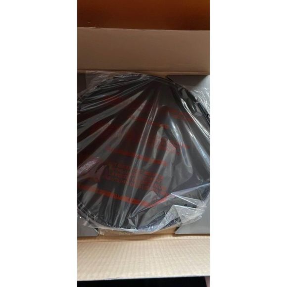 Breville 13" Non Stick Pizza Pan New in Box - Picture 2 of 3